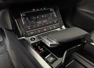 Audi e-tron 44