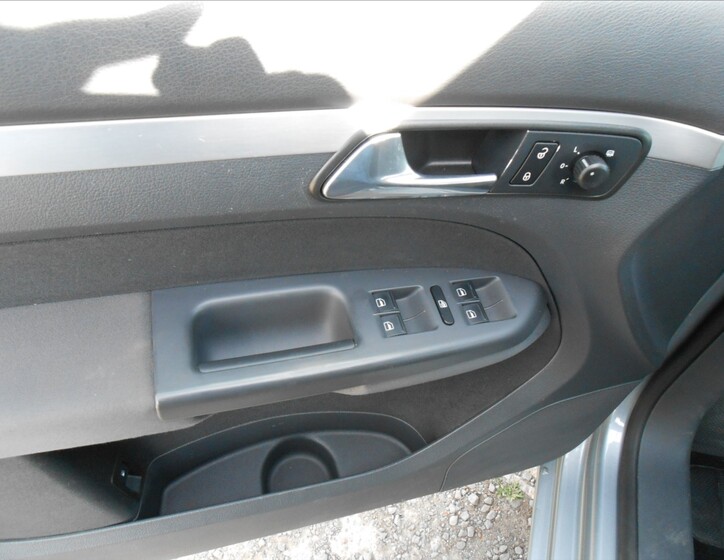Volkswagen Touran 17