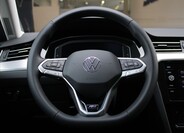 Volkswagen Passat 9