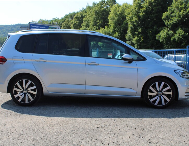 Volkswagen Touran 4