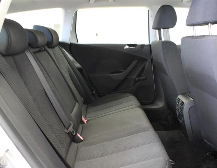 Volkswagen Passat 13