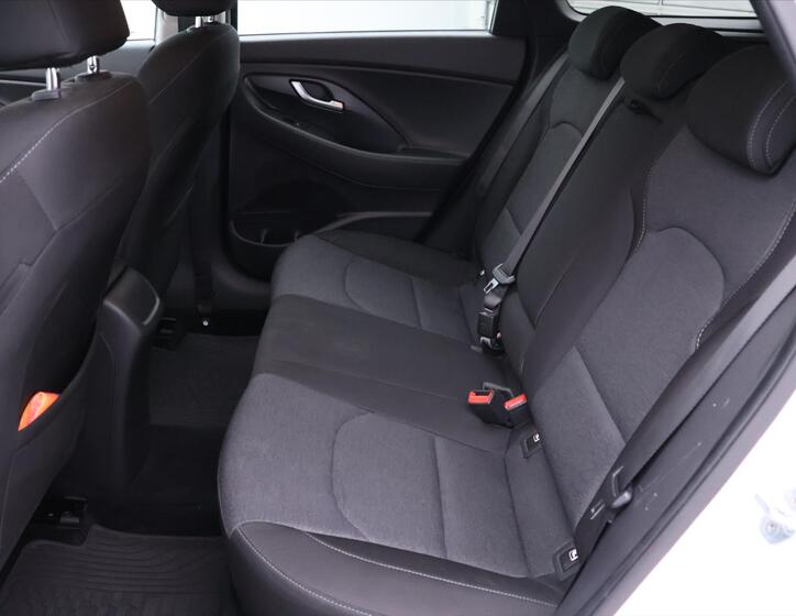 Hyundai i30 14