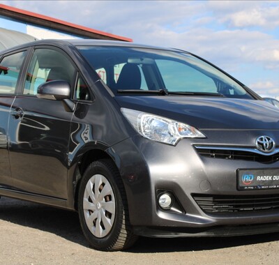Toyota Verso 3
