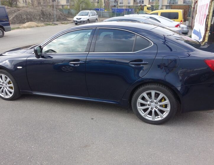 Lexus IS 220 9