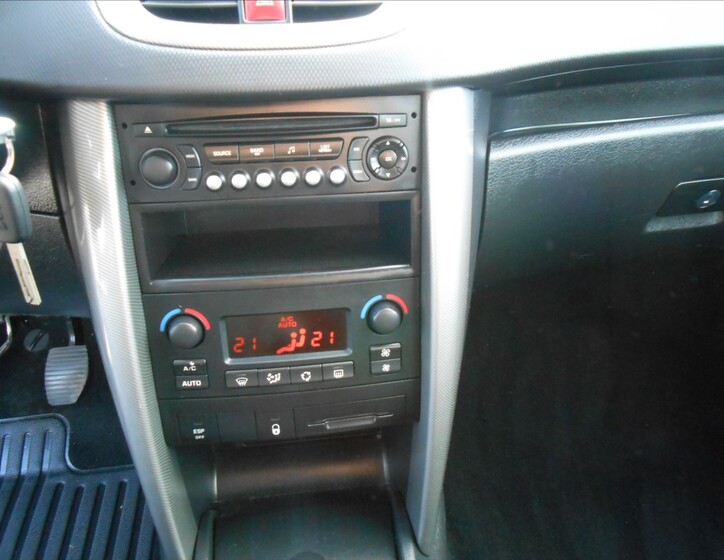 Peugeot 207 13