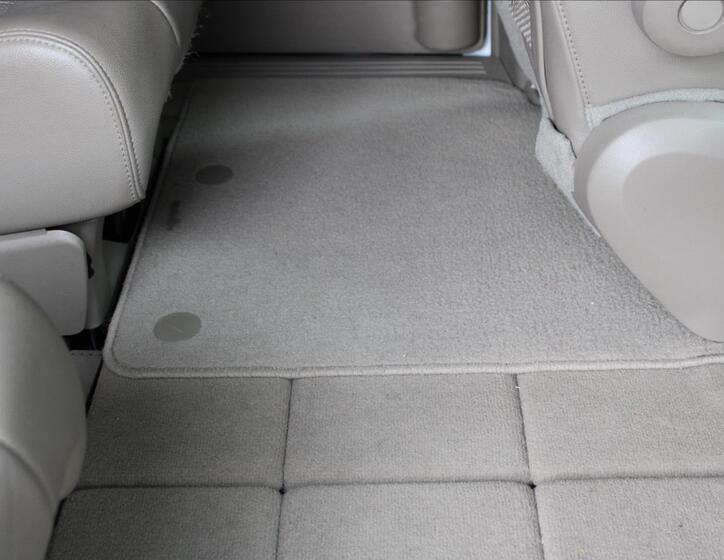 Chrysler Town & Country 42