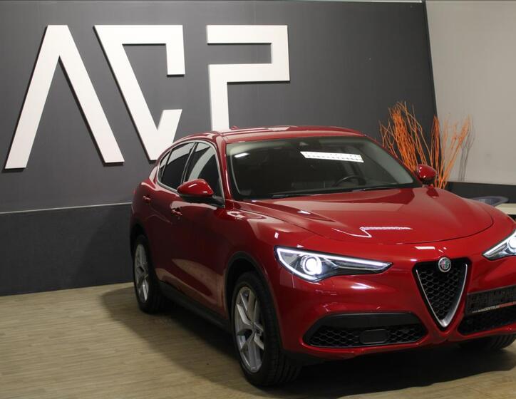 Alfa Romeo Stelvio 4