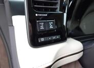 Lexus LM 350h 35