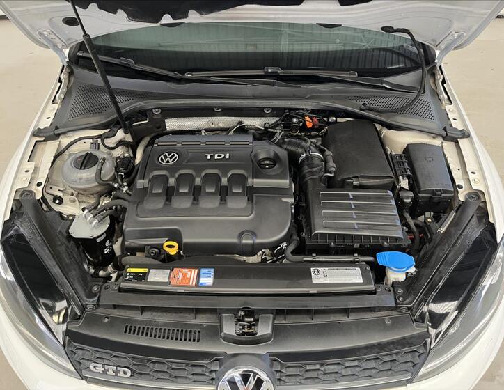 Volkswagen Golf 34