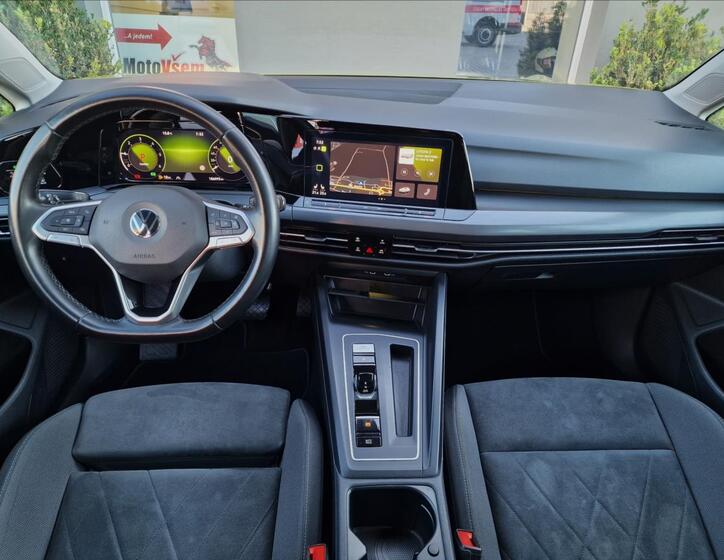 Volkswagen Golf 23