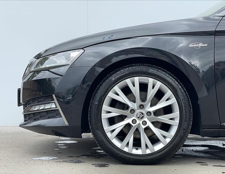 Škoda Superb 18