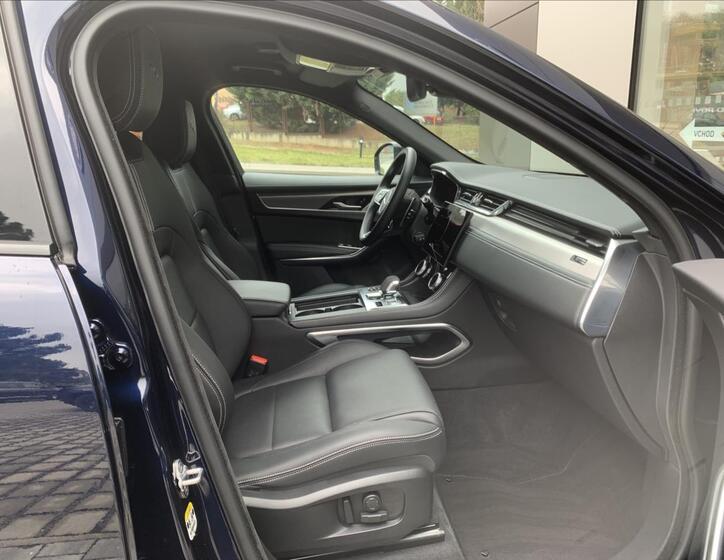 Jaguar F-Pace 14