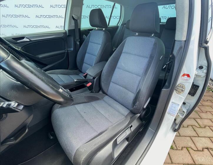 Volkswagen Golf 12