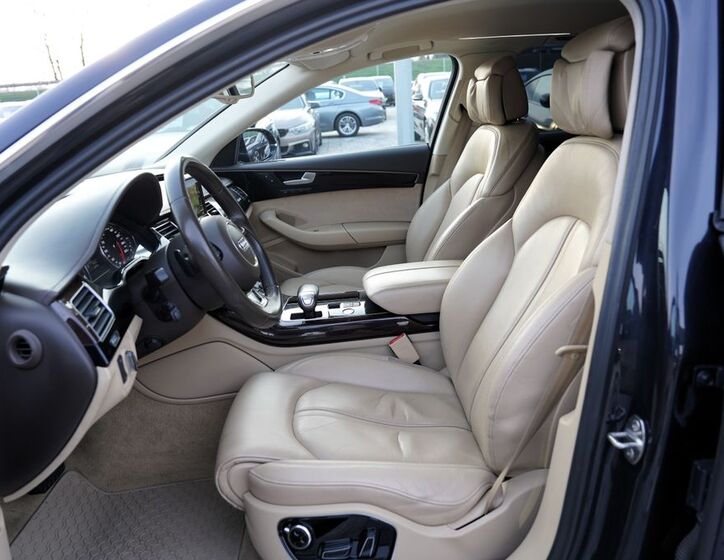 Audi A8 26