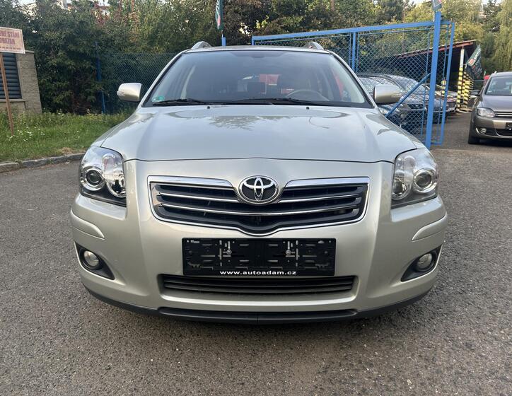 Toyota Avensis 17