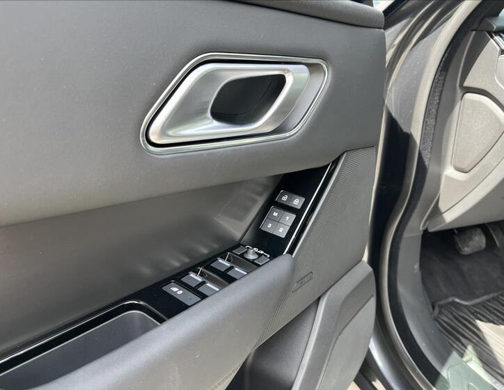 Land Rover Range Rover Velar 12