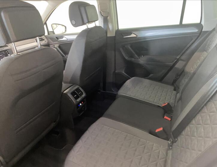 Volkswagen Tiguan 6