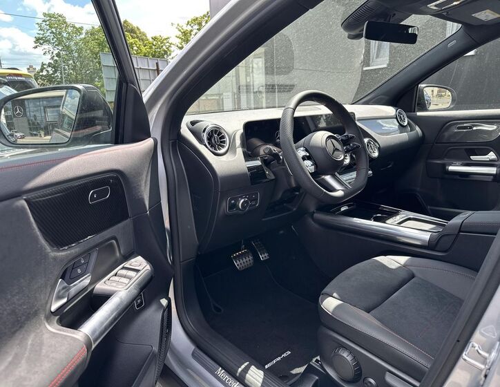 Mercedes-Benz GLA 13