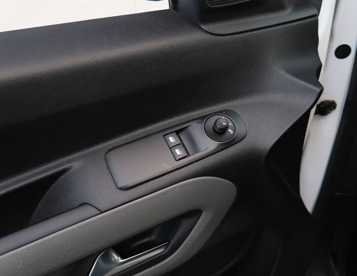 Peugeot Rifter 13