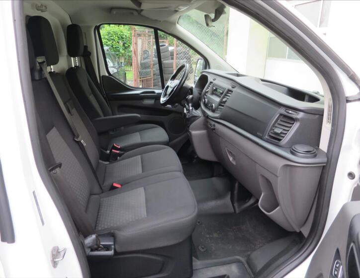 Ford Transit Custom 11