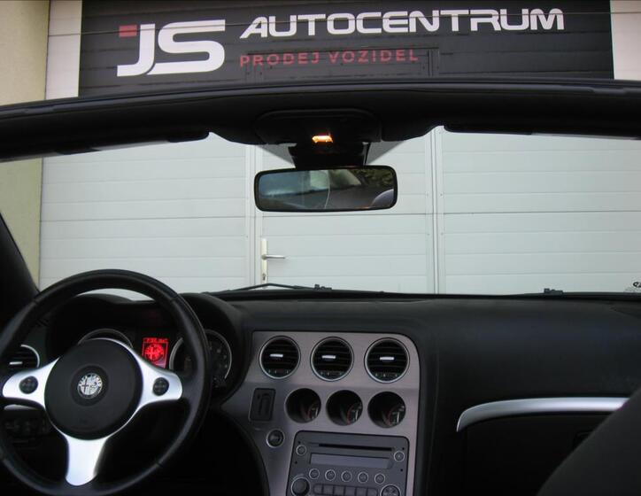 Alfa Romeo Spider 30