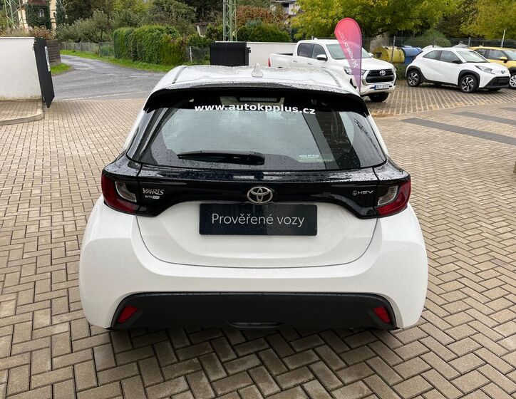 Toyota Yaris 5