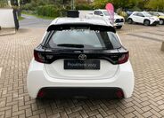 Toyota Yaris 5