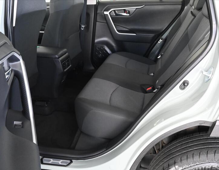 Toyota RAV4 10