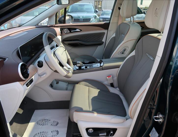 Dongfeng U-Tour 12
