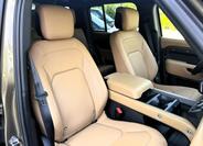 Land Rover Defender 23