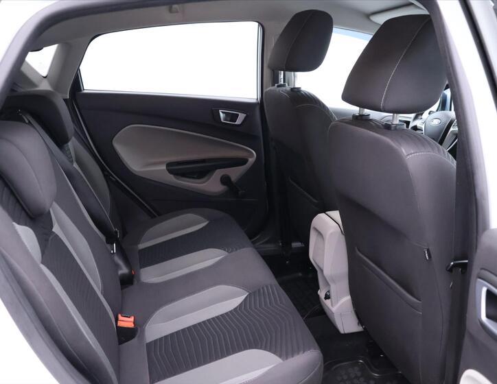 Ford Fiesta 12