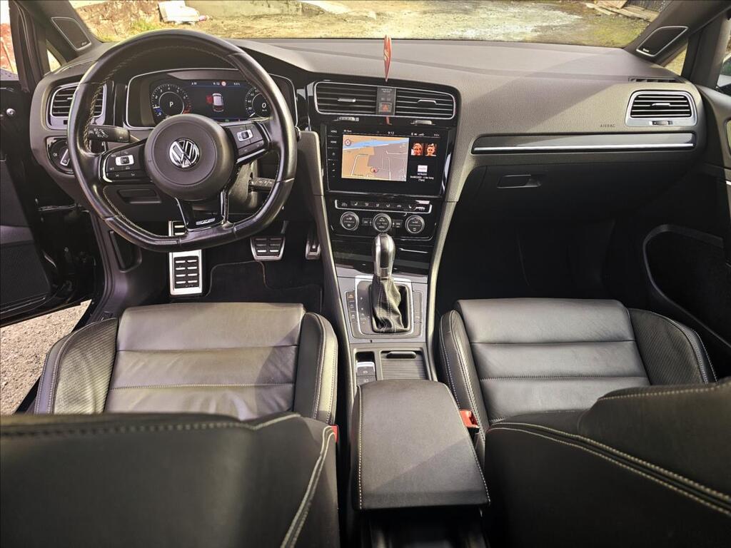 Volkswagen Golf 26