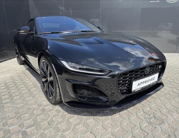 Jaguar F-Type 4