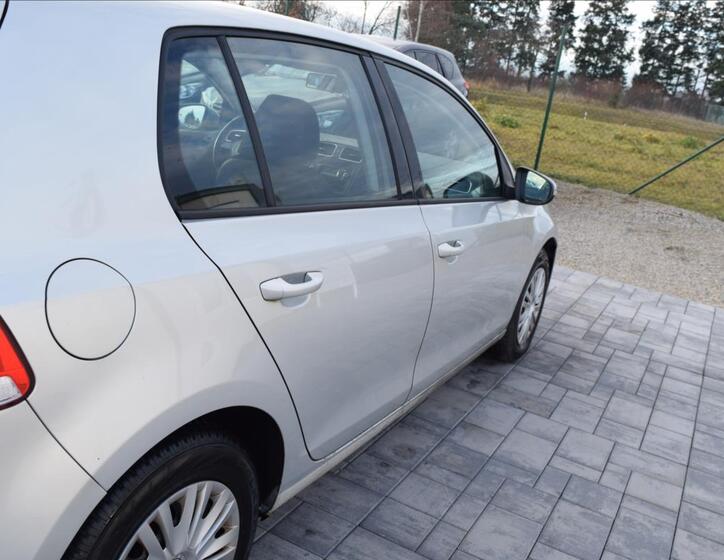 Volkswagen Golf 11
