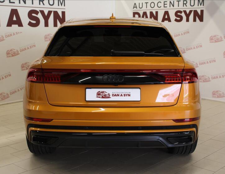 Audi Q8 5