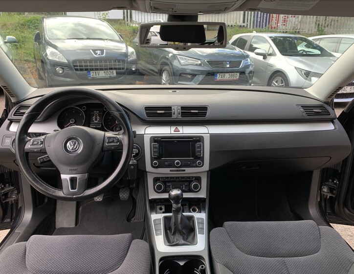 Volkswagen Passat 9