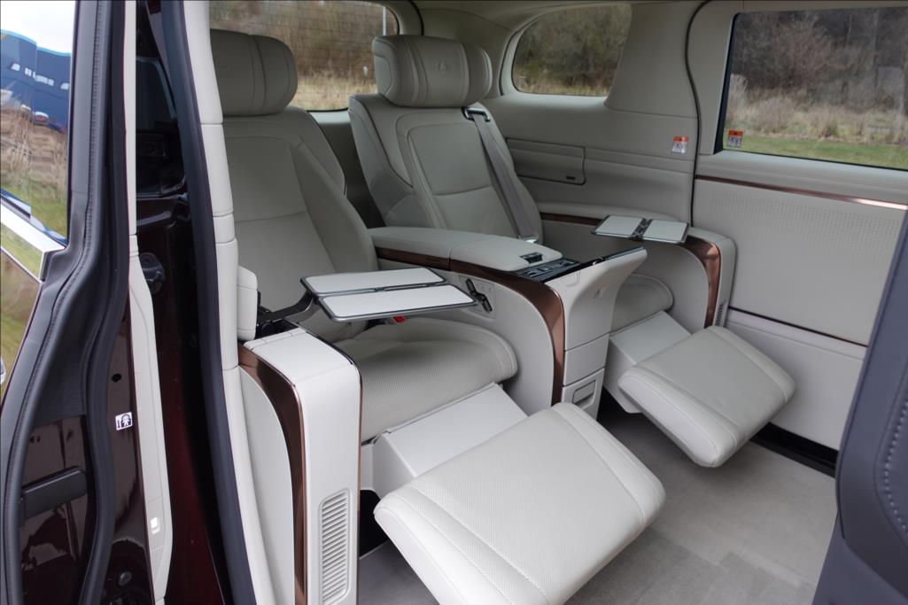Lexus LM 350h