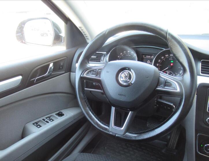 Škoda Superb 12