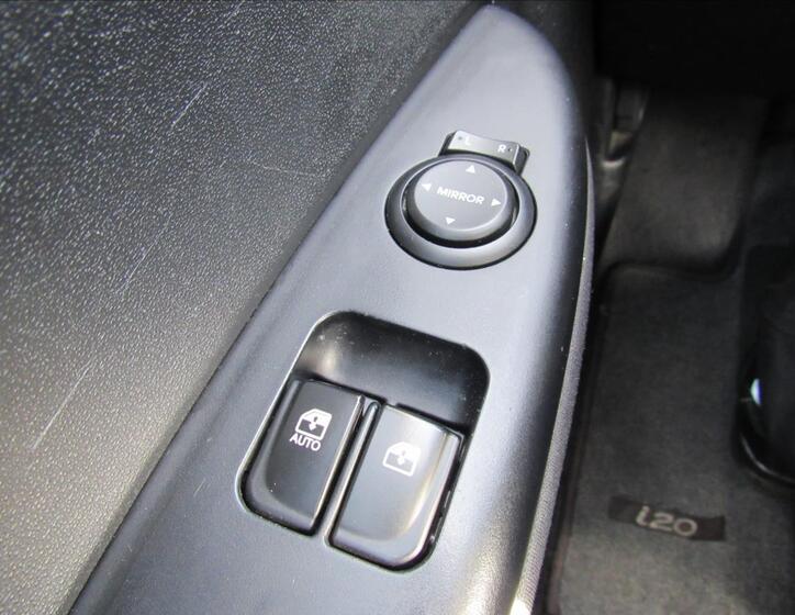 Hyundai i20 20