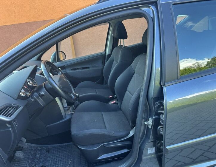 Peugeot 207 15
