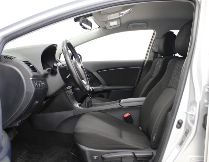 Toyota Avensis 6
