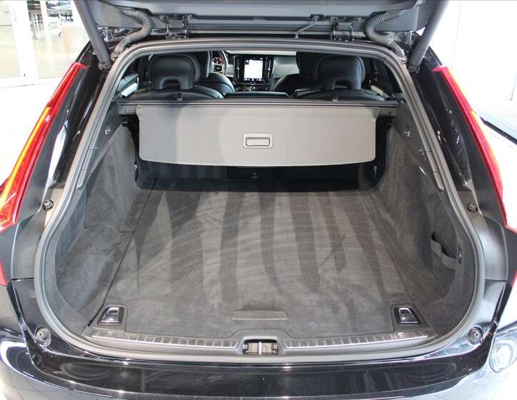 Volvo V90 25