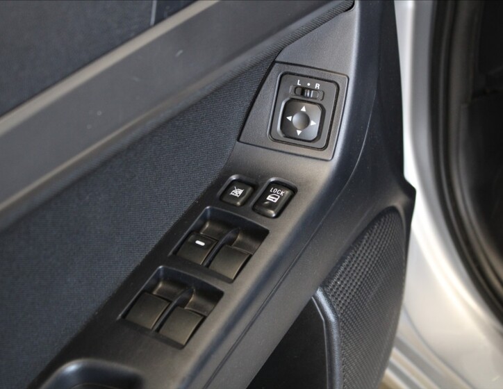 Mitsubishi Lancer 13