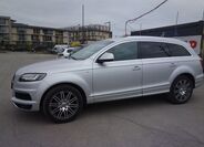 Audi Q7 4