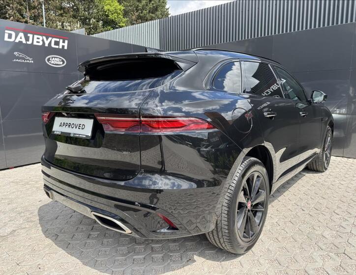 Jaguar F-Pace 6