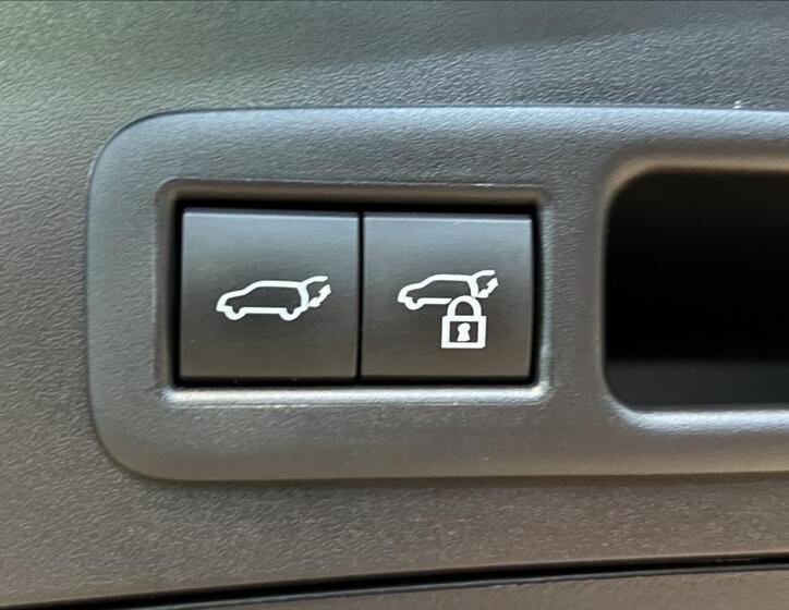 Lexus UX 250h 15