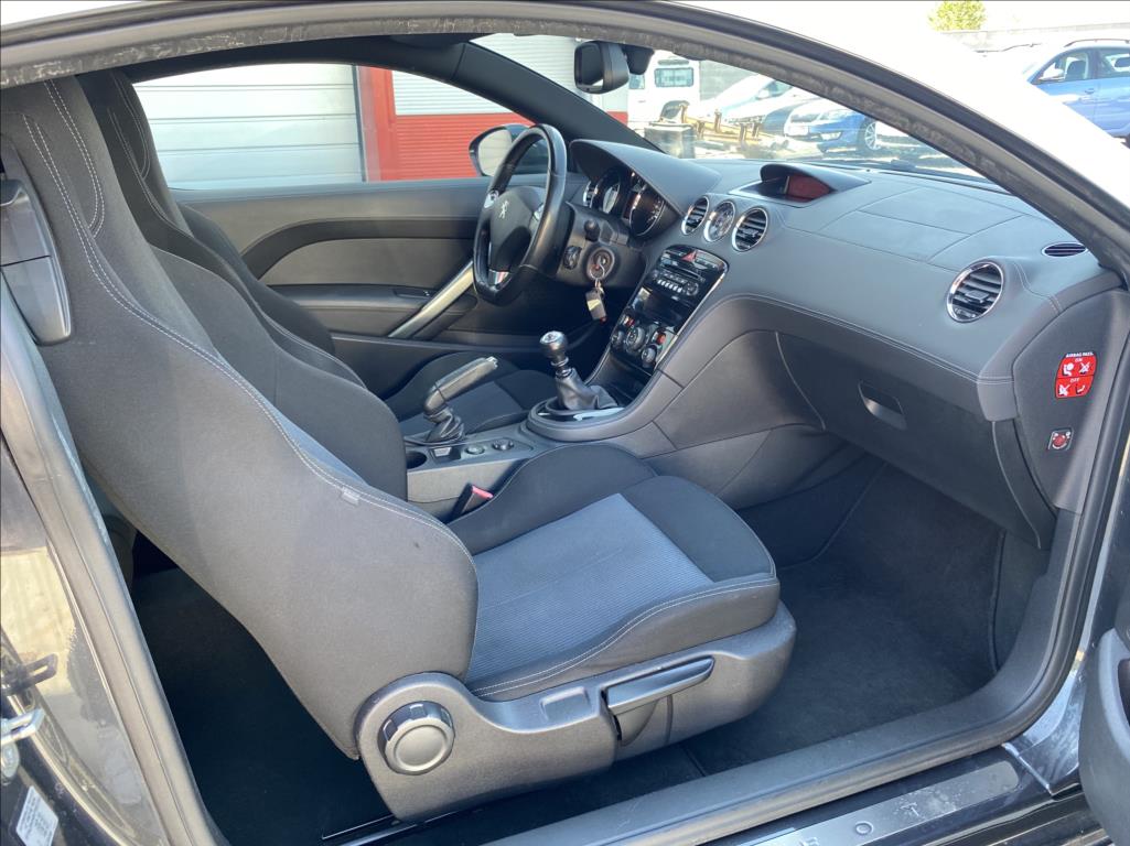Peugeot RCZ