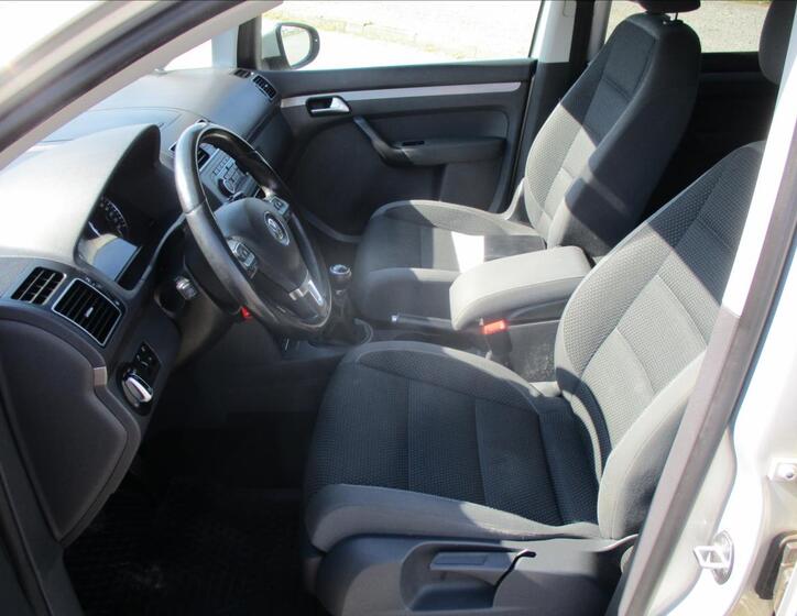 Volkswagen Touran 7