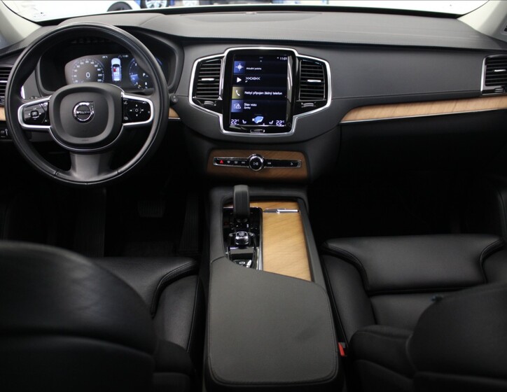 Volvo XC90 8