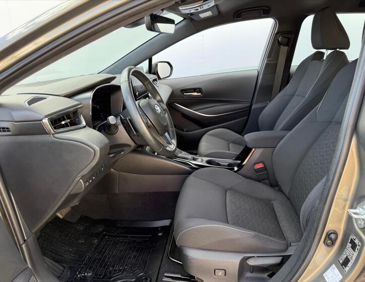 Toyota Corolla 9